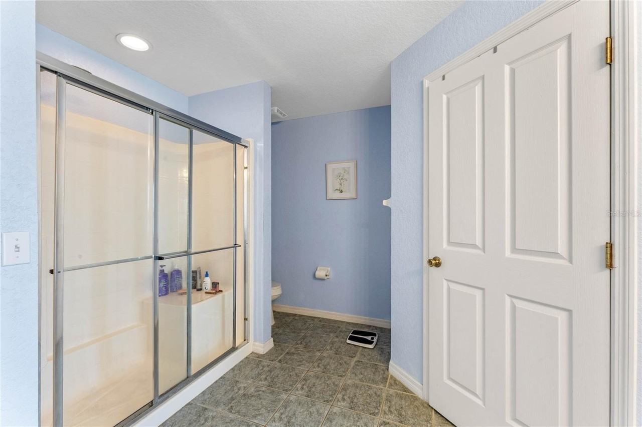 233 Reserve Dr - Photo 5 of 9