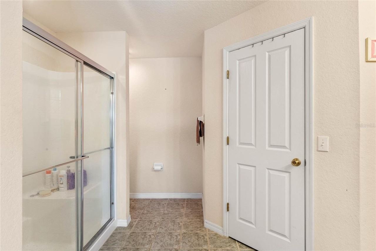 233 Reserve Dr - Photo 7 of 9