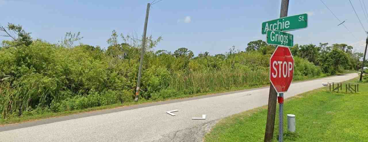 4266 Placida Rd - Photo 4 of 7