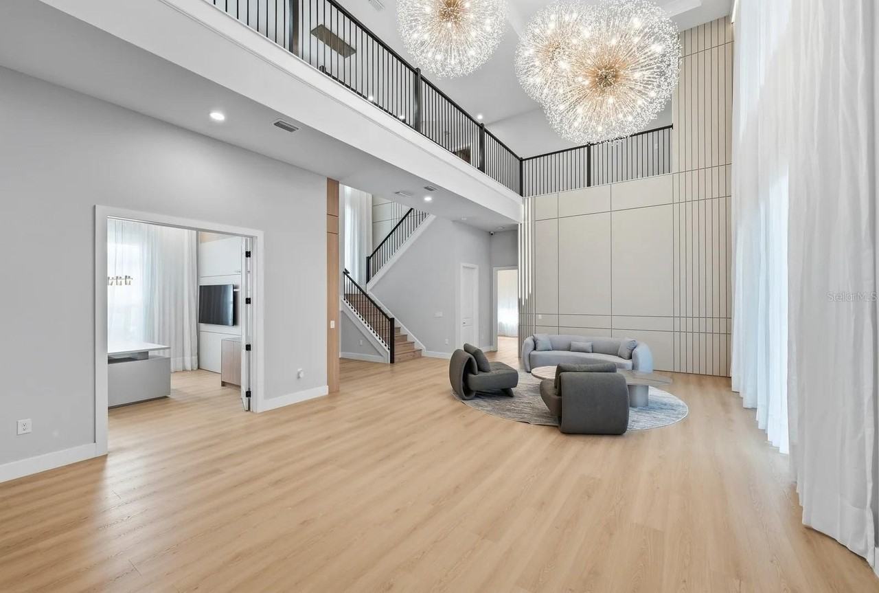16004 Pendio Dr - Photo 3 of 40