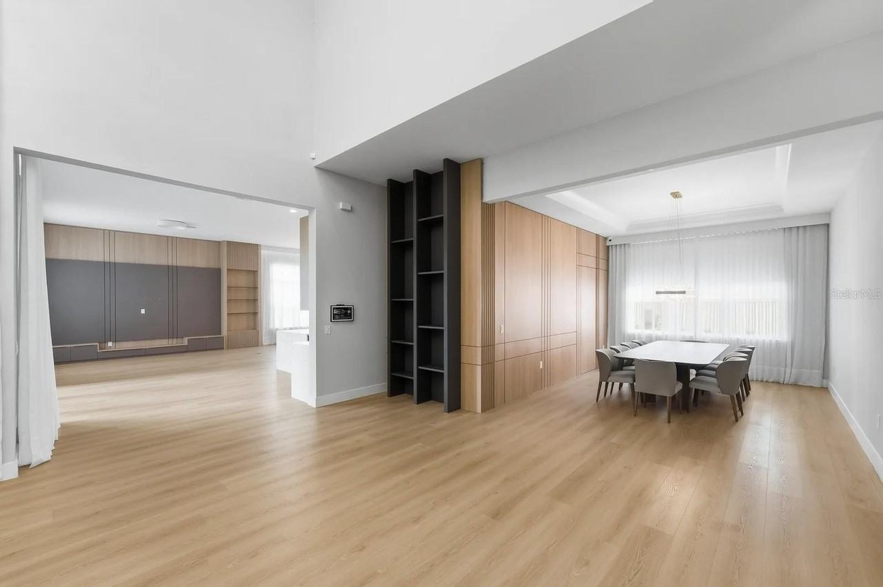 16004 Pendio Dr - Photo 4 of 40