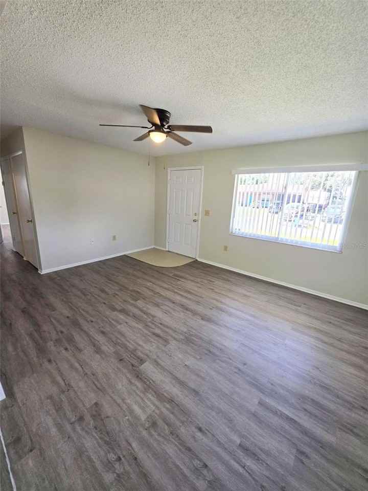 310 Vaniman Ave - Photo 4 of 23