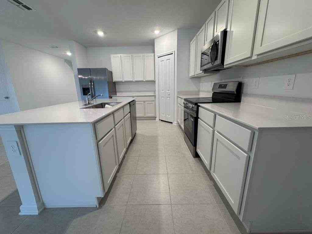 5031 Oaks River St - Photo 6 of 30