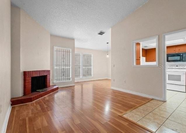 652 Saint Johns Ct #652 - Photo 4 of 19