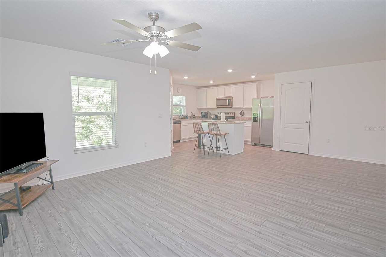 695 Bay Leaf Dr - Photo 7 of 26