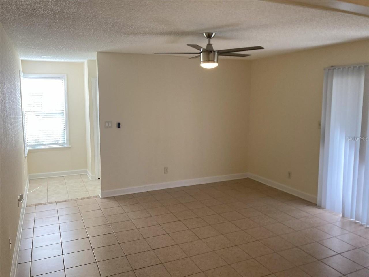 2918 Antique Oaks Cir #25 - Photo 4 of 21