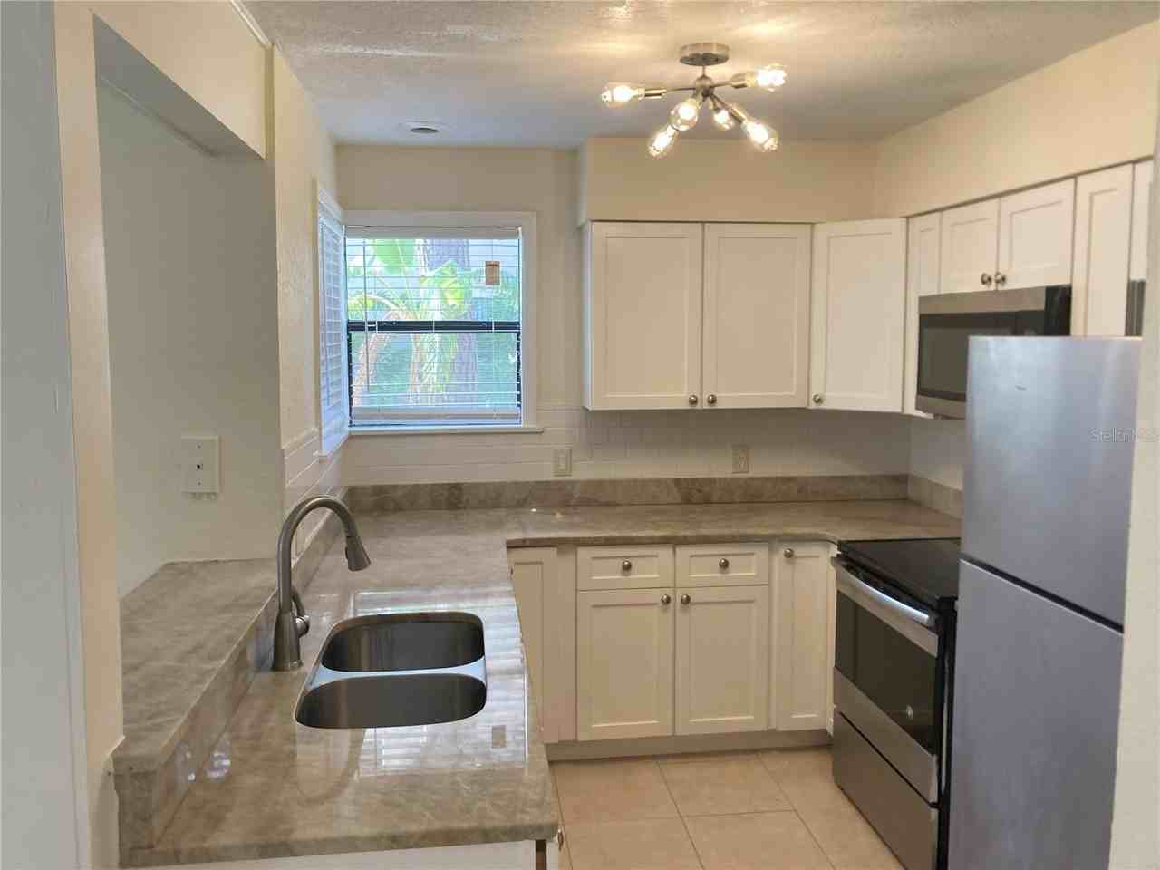 2918 Antique Oaks Cir #25 - Photo 5 of 21