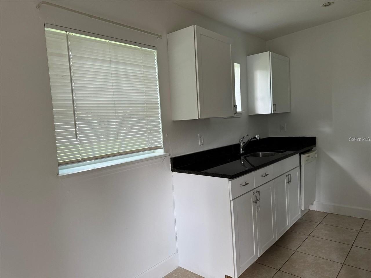 2416 Mayer St #6 - Photo 4 of 6