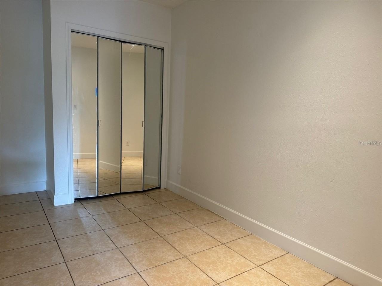 2416 Mayer St #6 - Photo 5 of 6