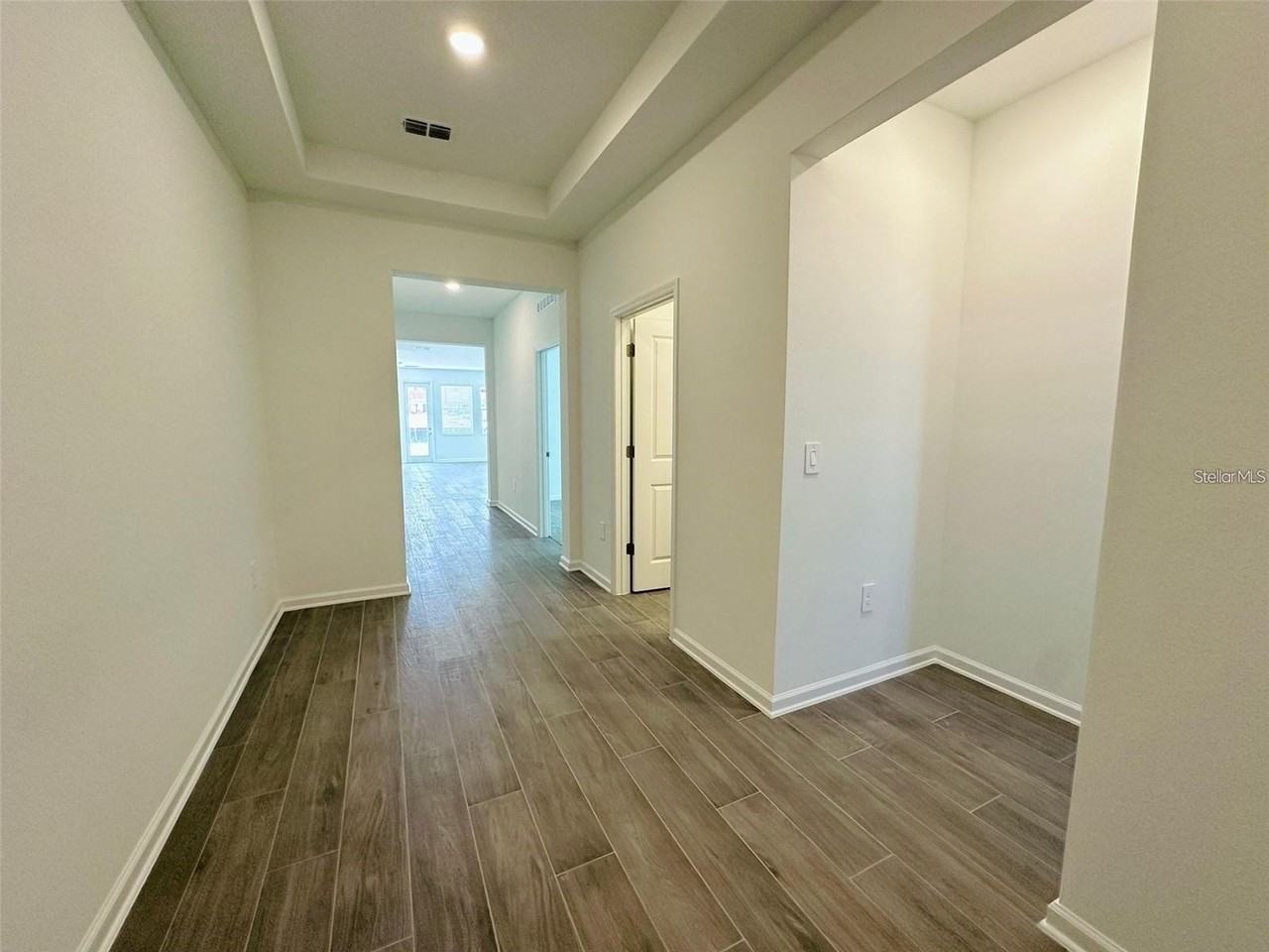 2665 Armstrong Ave - Photo 3 of 21