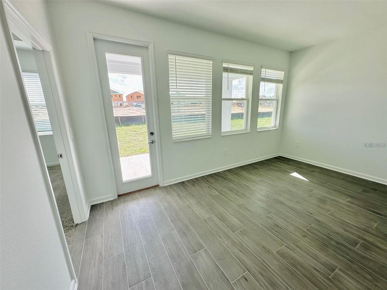 2665 Armstrong Ave - Photo 5 of 21