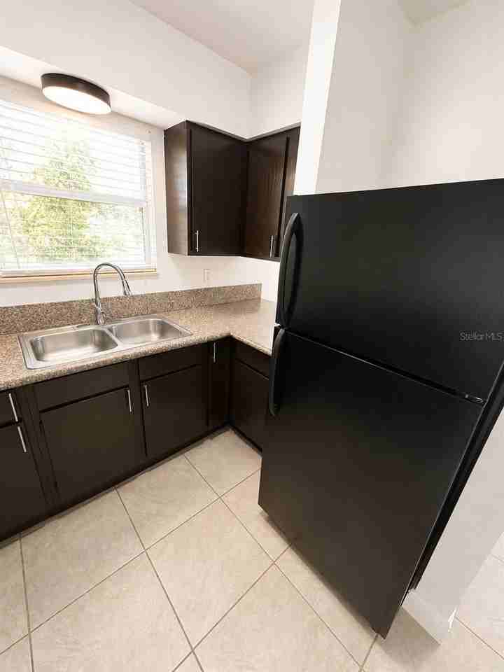 1183 Bentley Rd #4 - Photo 6 of 10