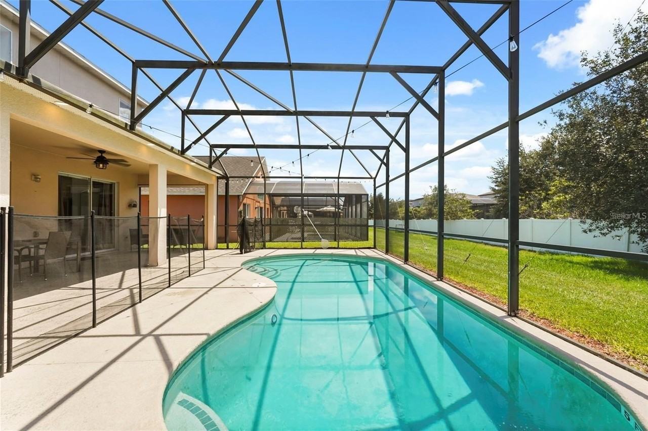 1265 Seasons Blvd - Photo 5 of 46