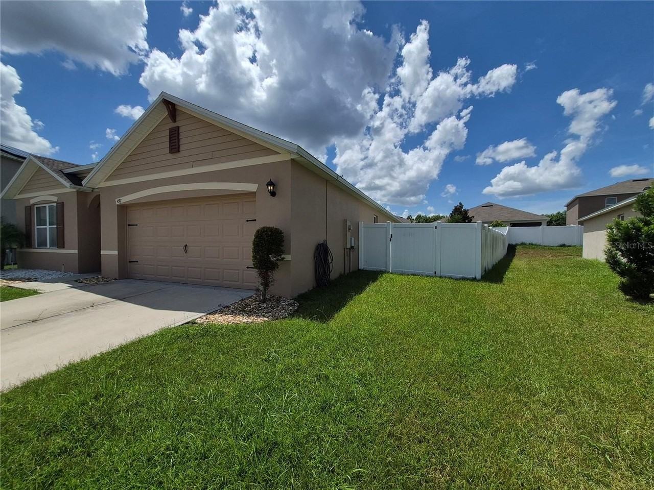 492 Honey Bell Rd - Photo 2 of 10