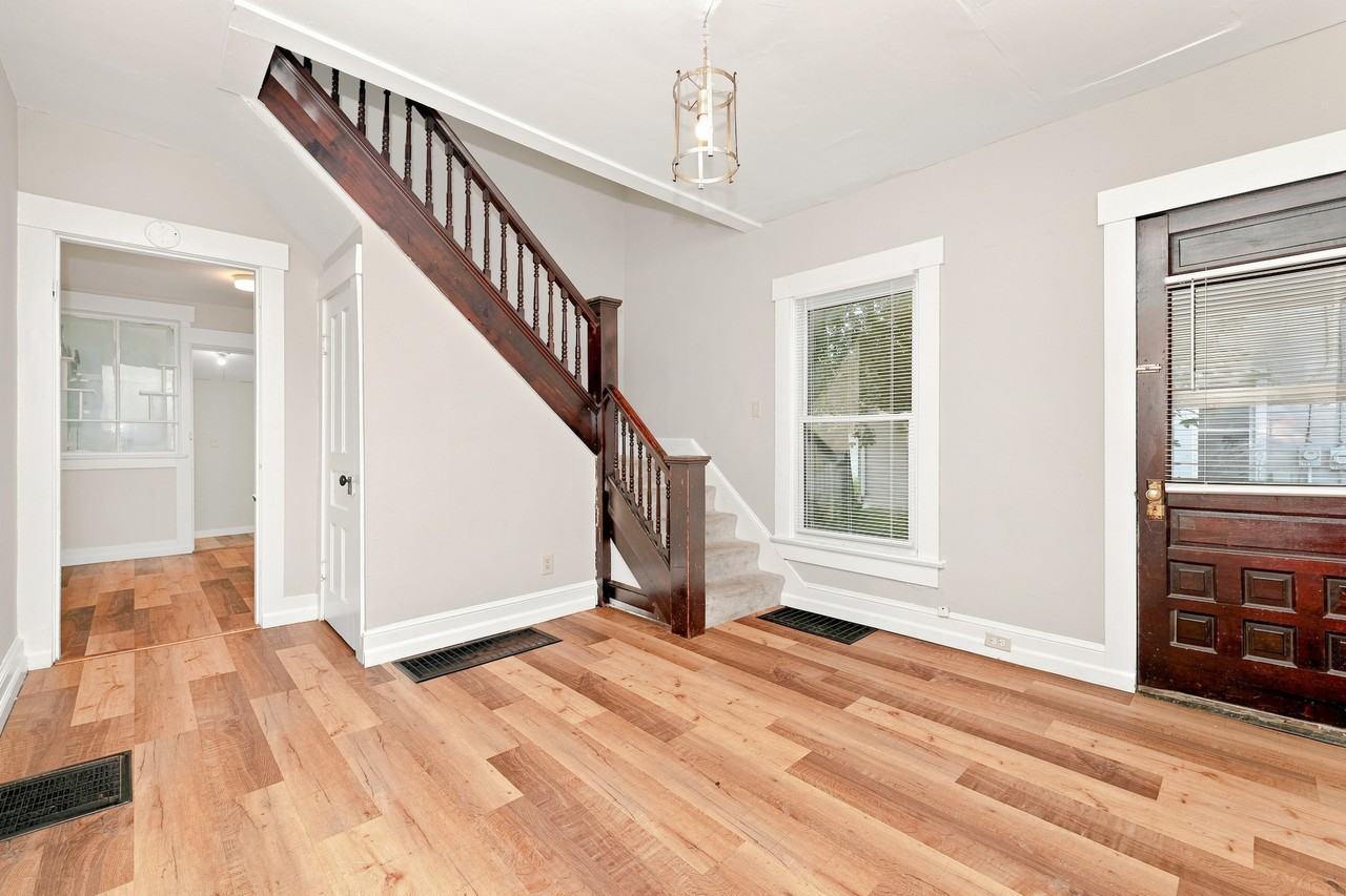 710 S Mulberry St #710 - Photo 2 of 10
