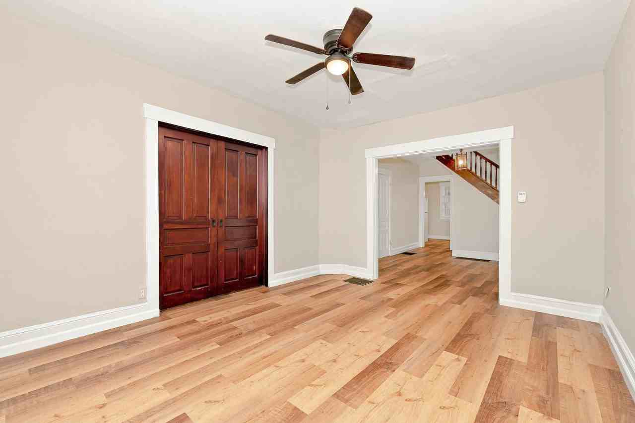710 S Mulberry St #710 - Photo 3 of 10