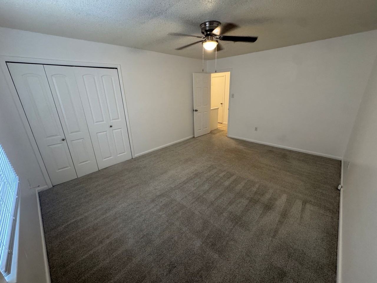 8304 Woodview Dr E - Photo 6 of 12
