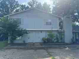 featured image of 8304 Woodview Dr E