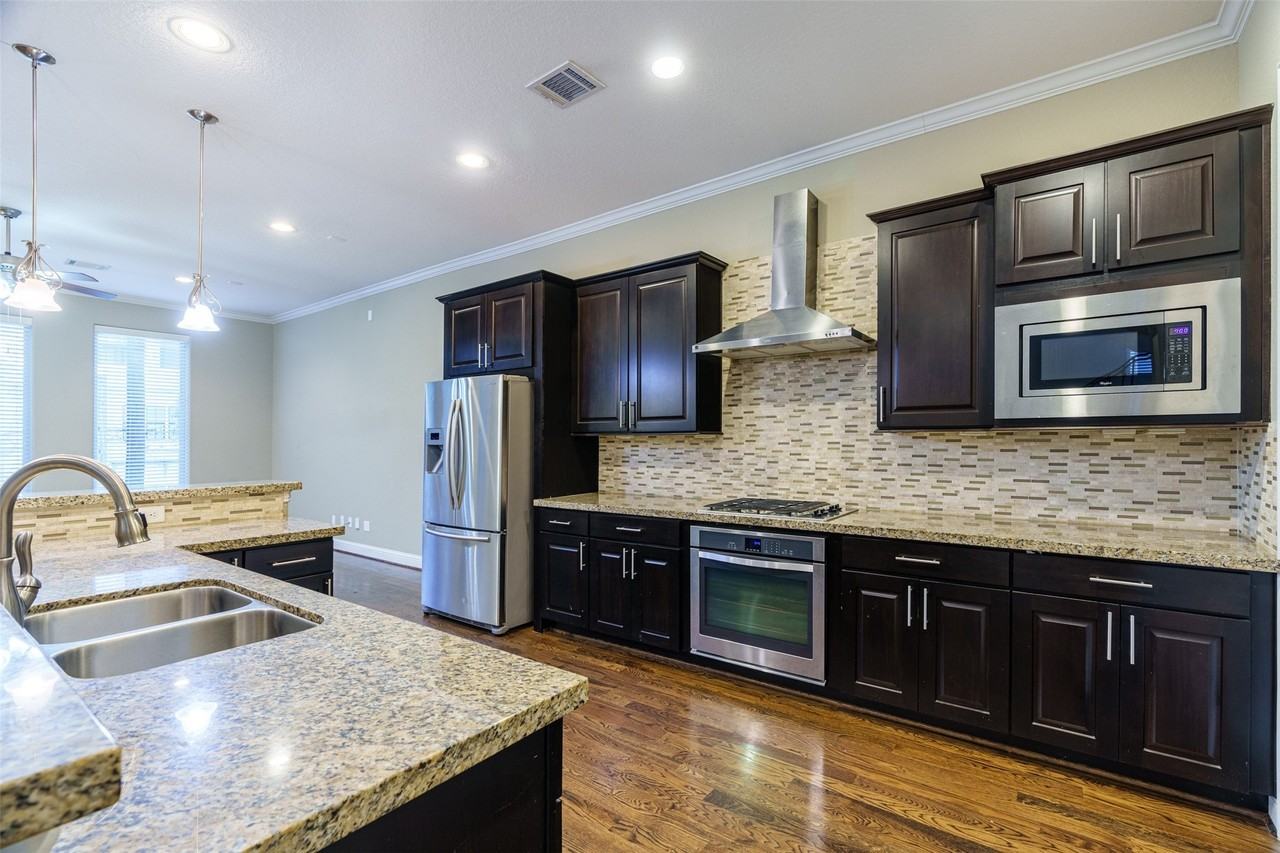 1518 Birdsall St #A - Photo 6 of 22