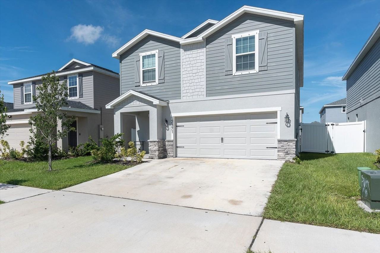 12371 Terrace Bluff St - Photo 2 of 42