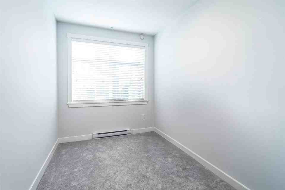 20696 Eastleigh Crescent #403 - Photo 5 of 9