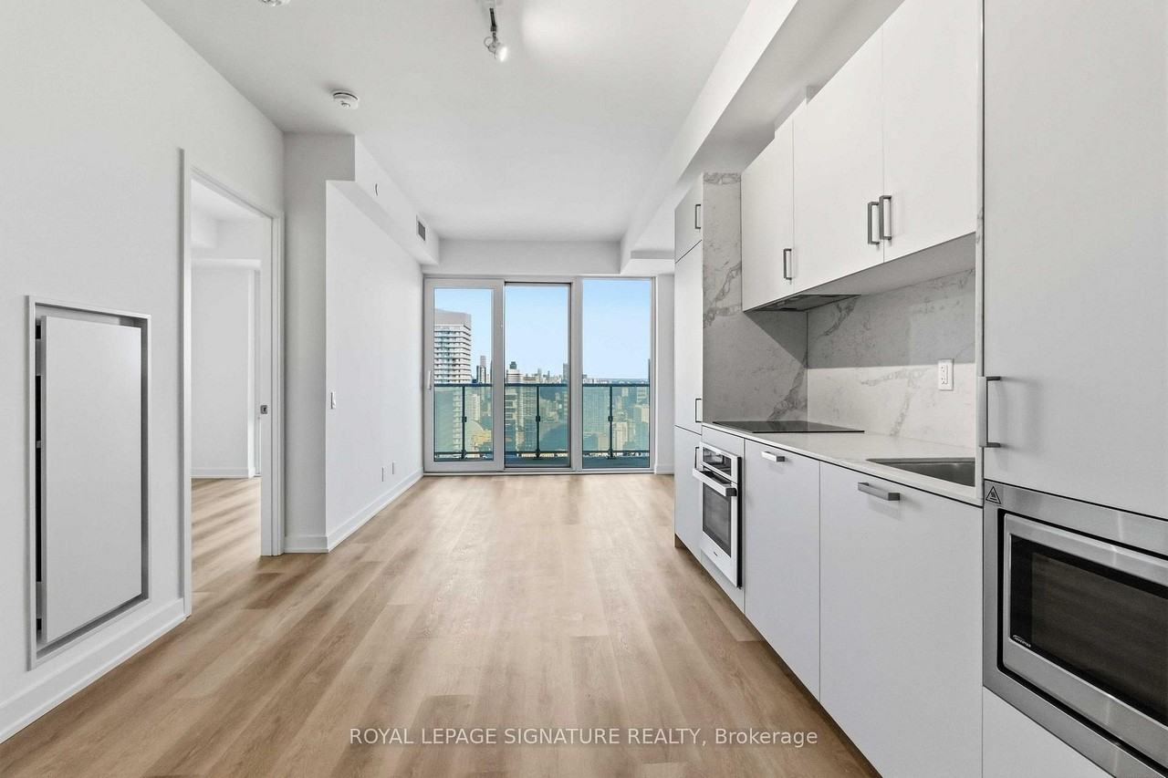 88 Queen Street East #4915 - Photo 4 of 23