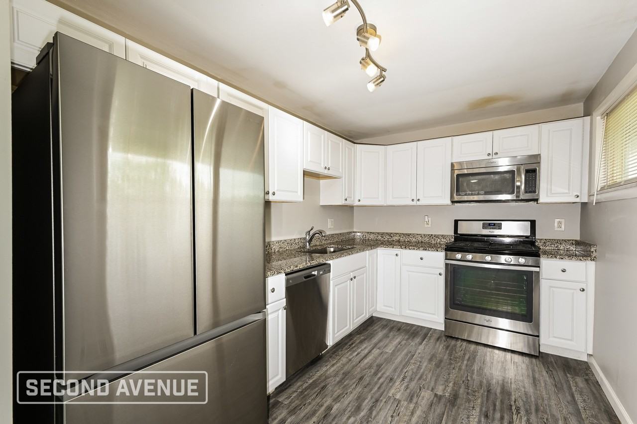 304 Garden City Dr - Photo 4 of 28