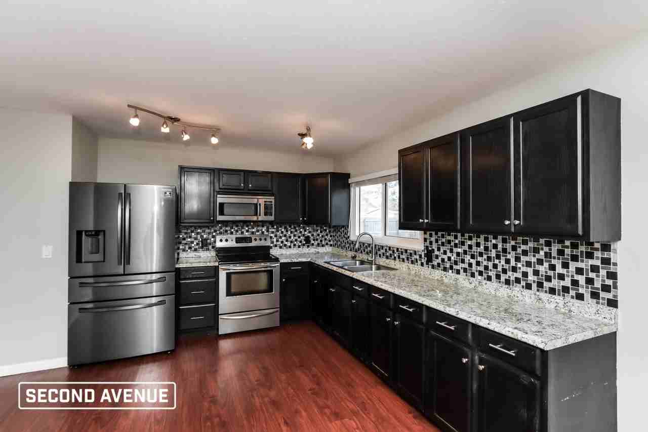 1581 Neosho St Ne - Photo 3 of 16