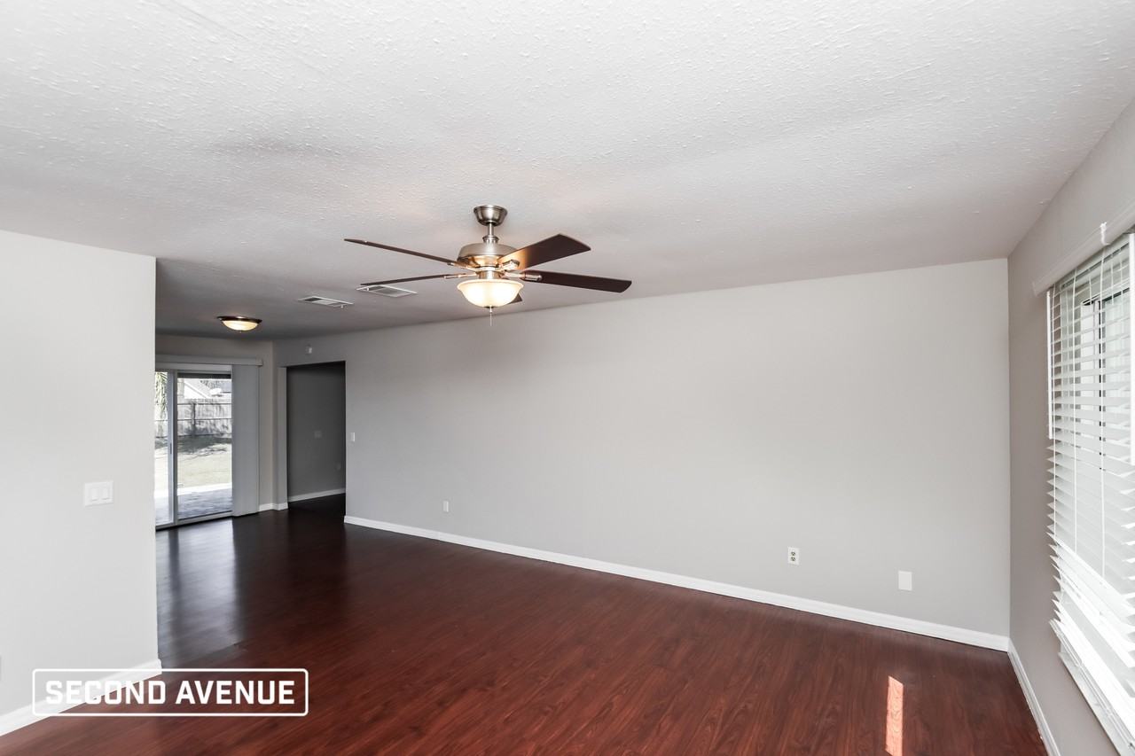 1581 Neosho St Ne - Photo 5 of 16