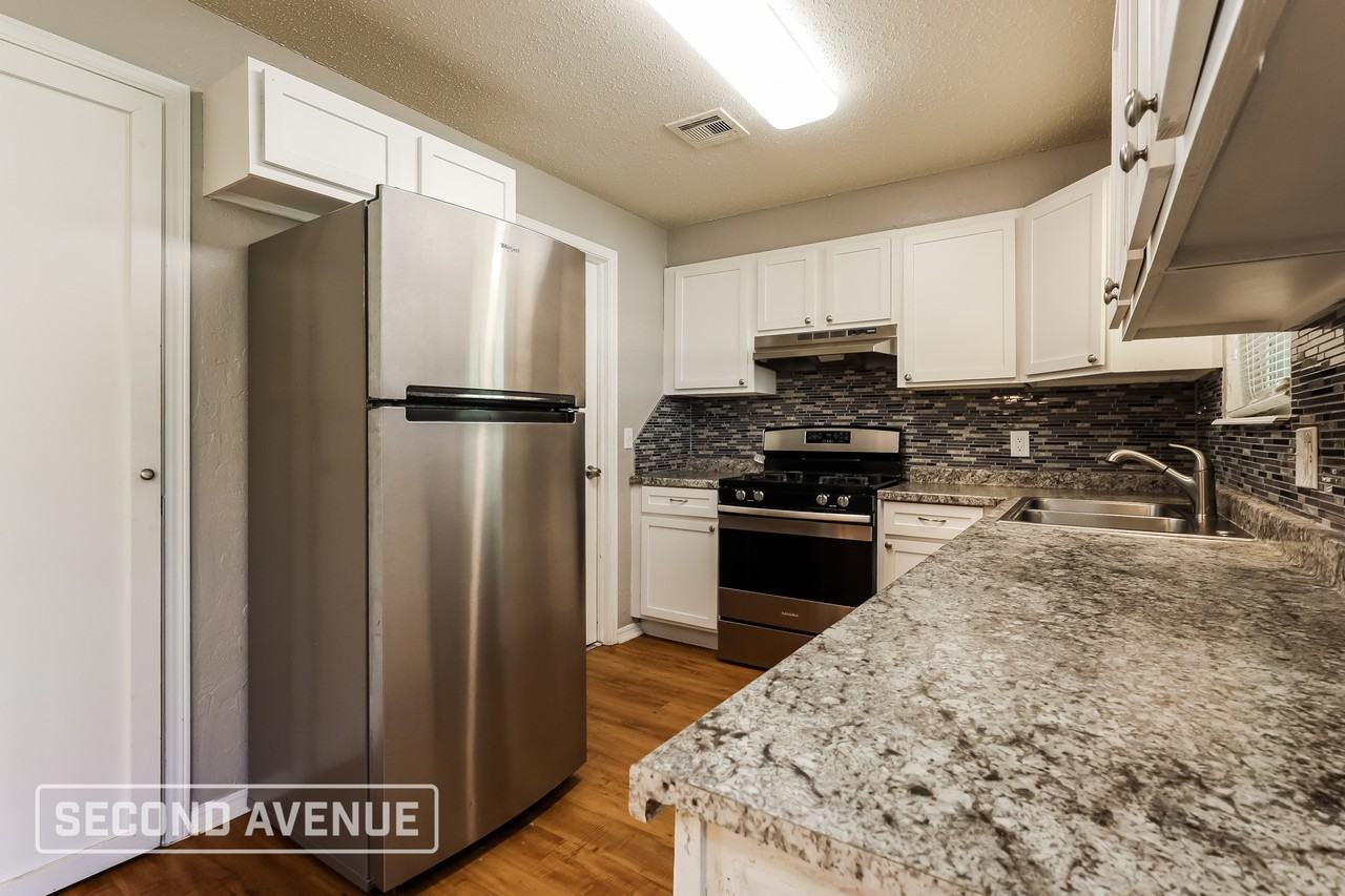 5316 S Bodine Dr - Photo 4 of 18