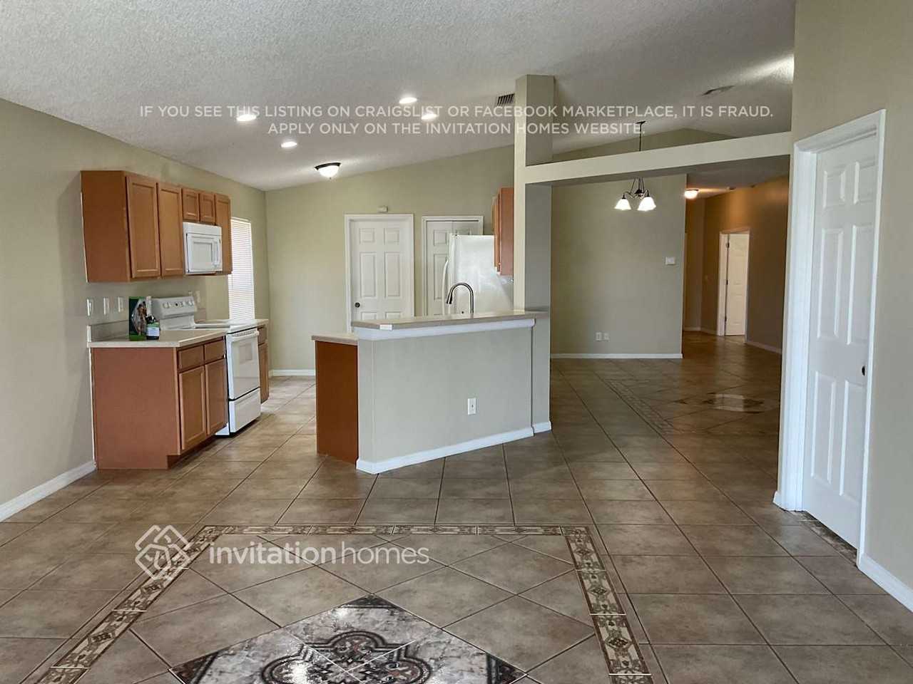 813 Lake George Dr - Photo 3 of 15