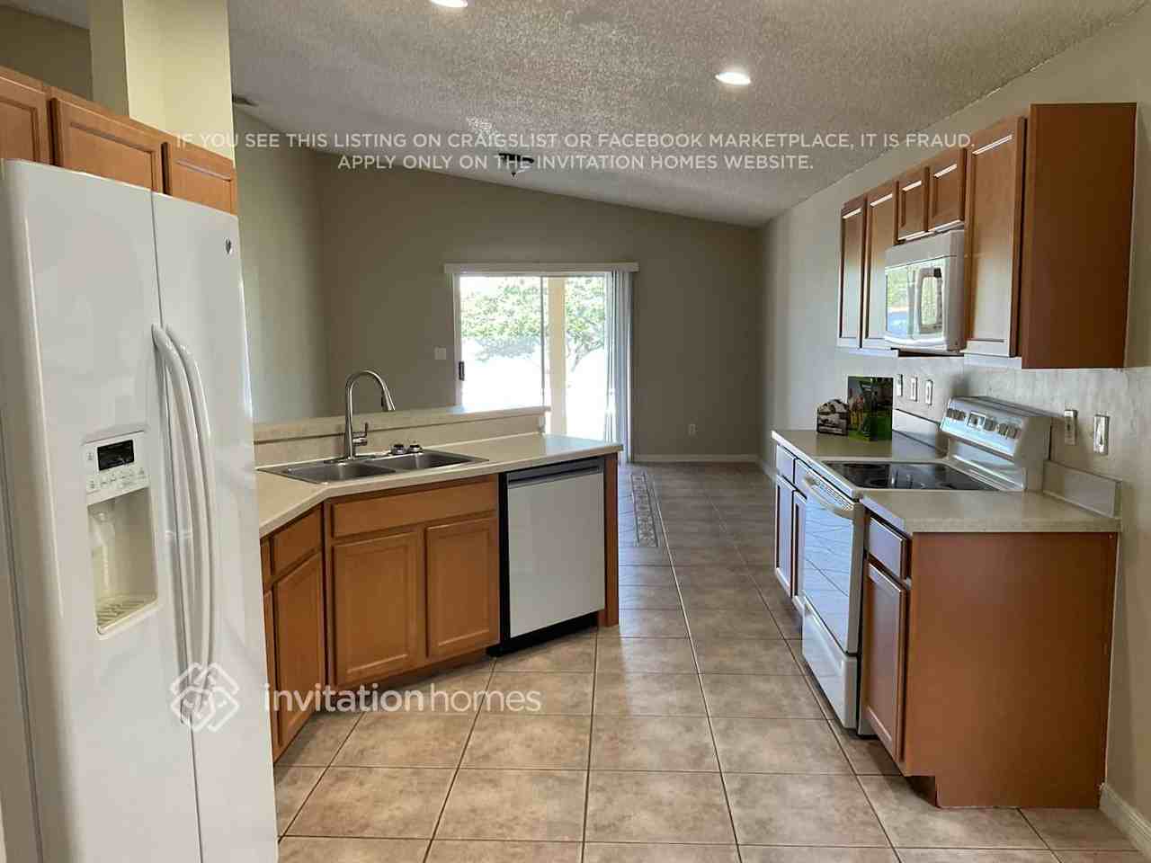 813 Lake George Dr - Photo 5 of 15