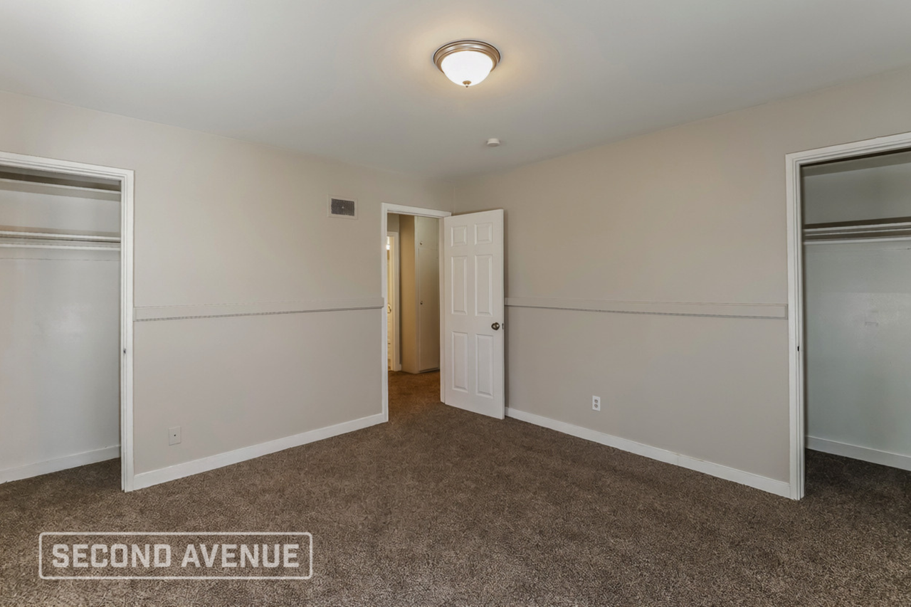 833 Stewart Ave - Photo 4 of 12