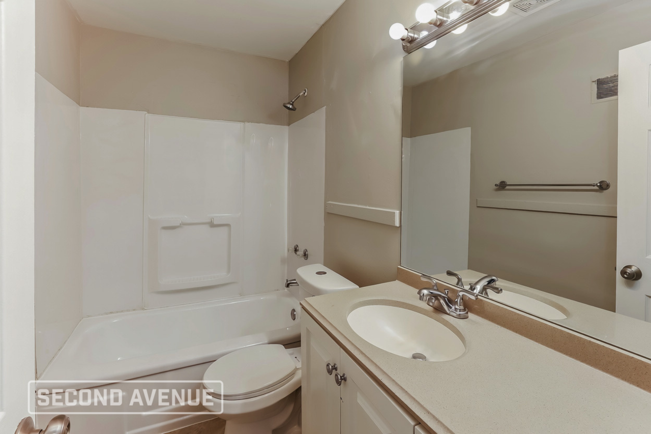 833 Stewart Ave - Photo 5 of 12