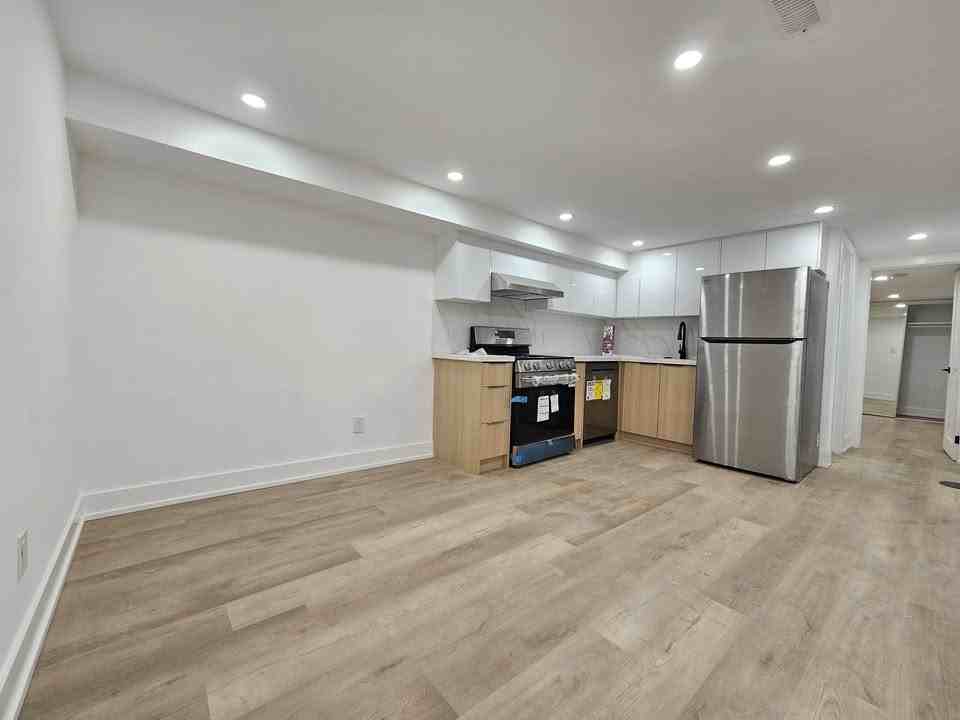 135 Bellwoods Avenue - Photo 6 of 12
