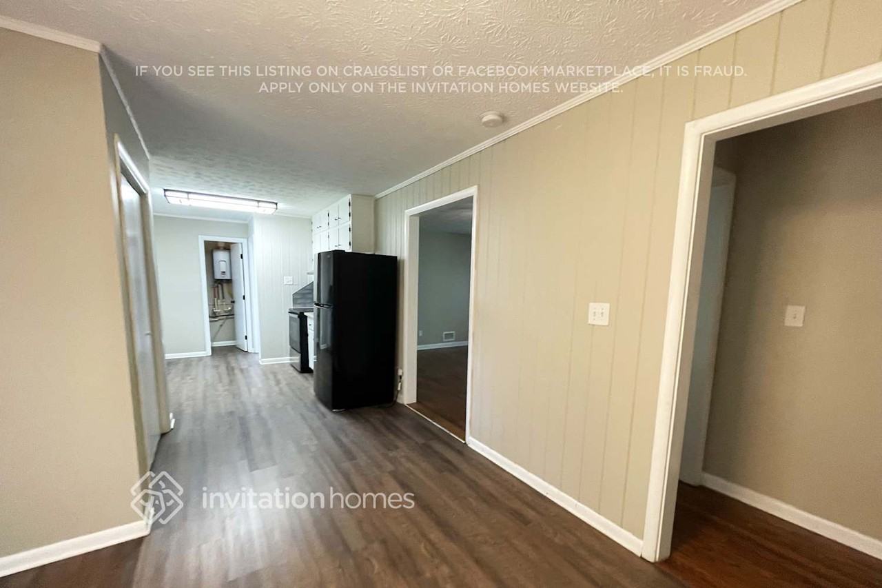 1665 Elmwood Dr - Photo 6 of 25