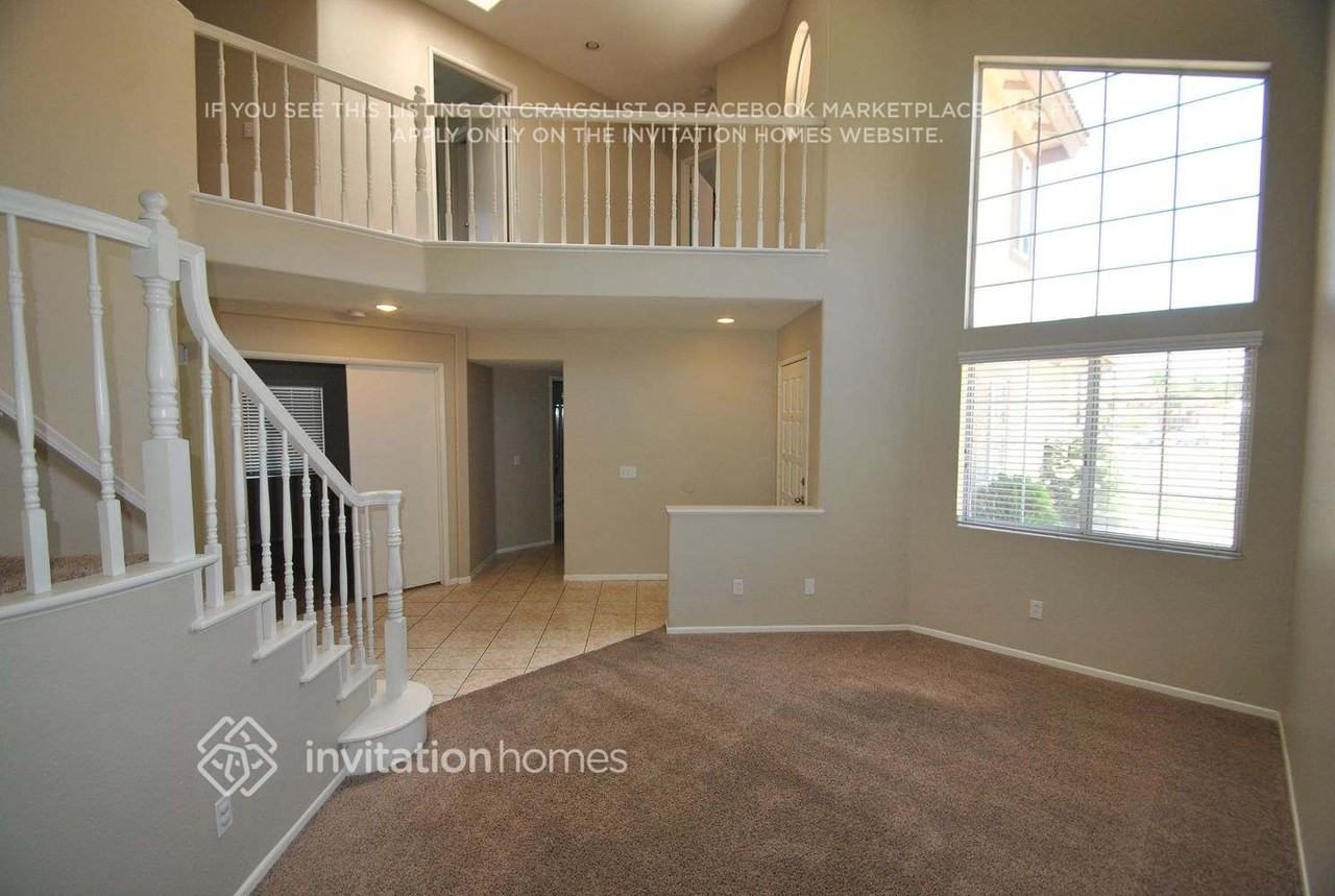 40122 Cannes Ct - Photo 2 of 13
