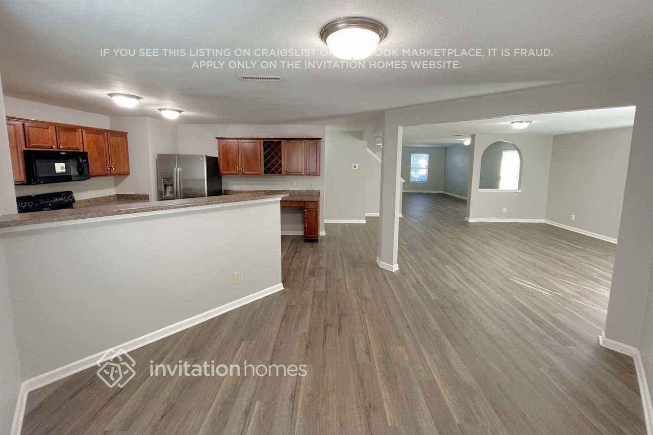1723 Bray Dr - Photo 5 of 14