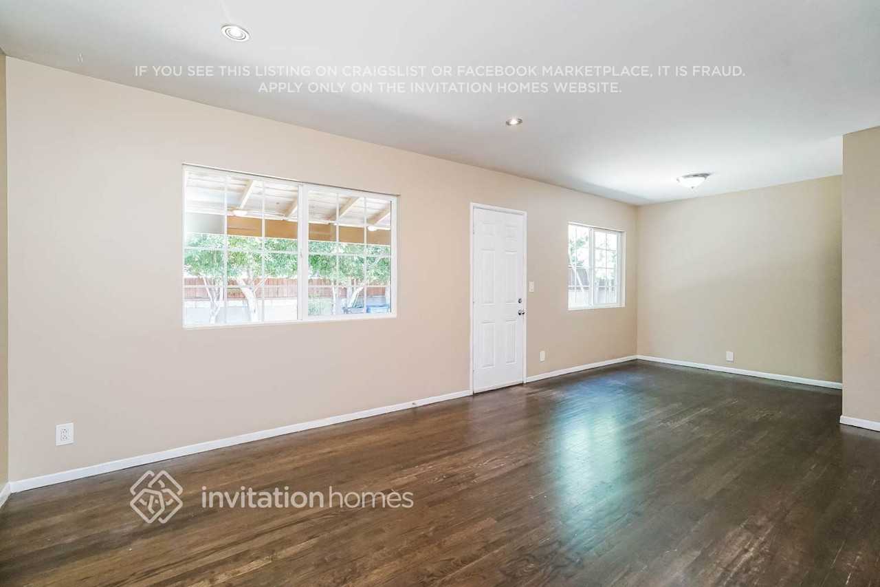 14249 Hoyt St - Photo 3 of 17