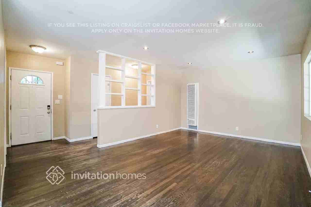 14249 Hoyt St - Photo 4 of 17
