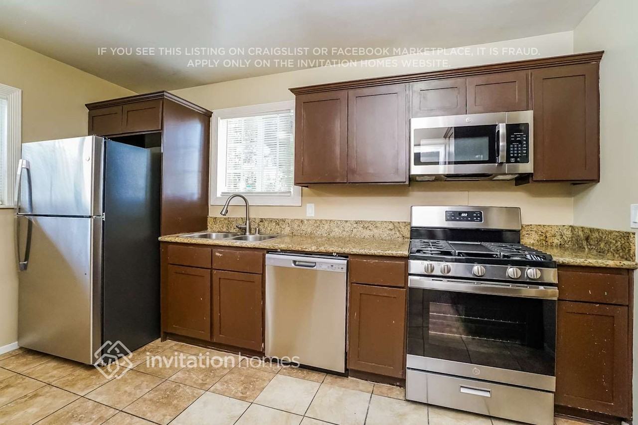 14249 Hoyt St - Photo 6 of 17