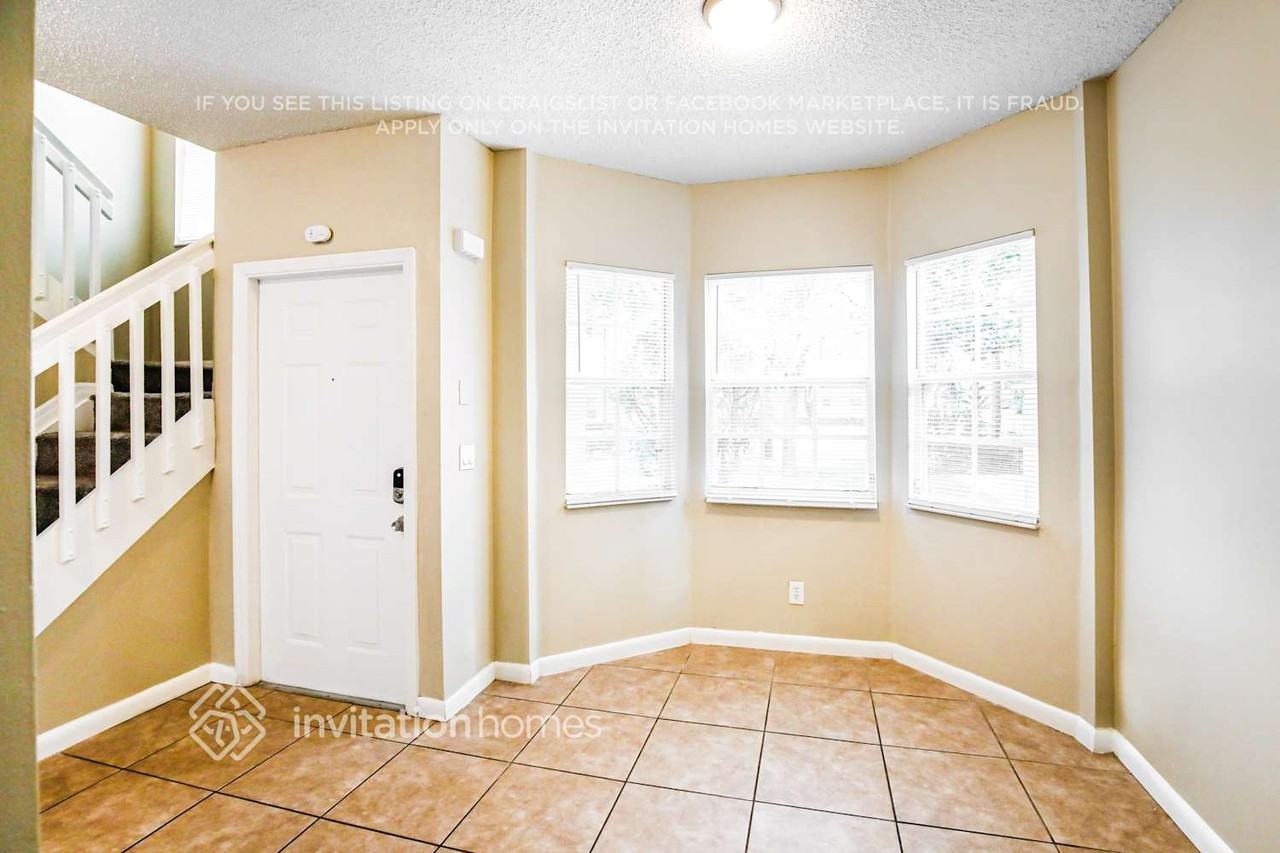 16147 Emerald Cove Rd - Photo 5 of 18