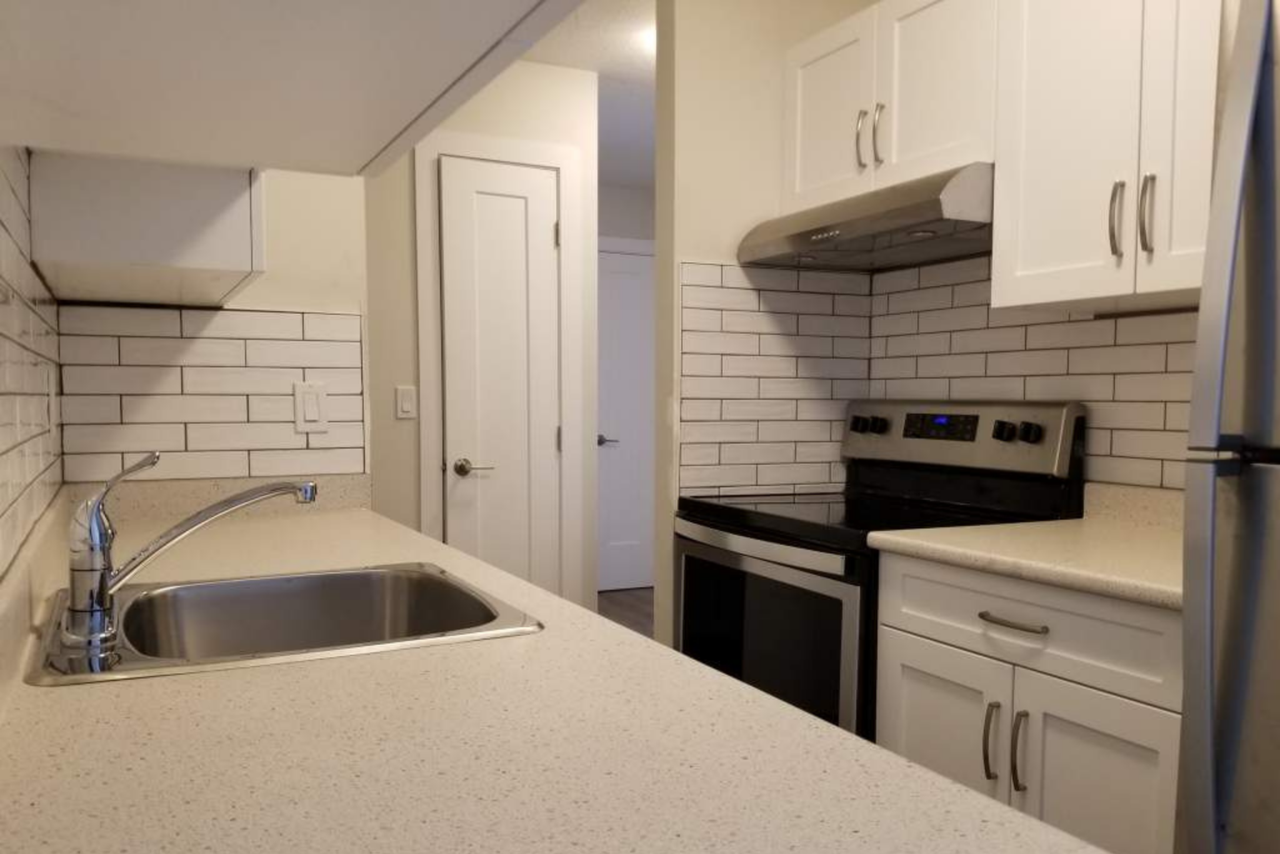Fairview Manor - Photo 2 of 12