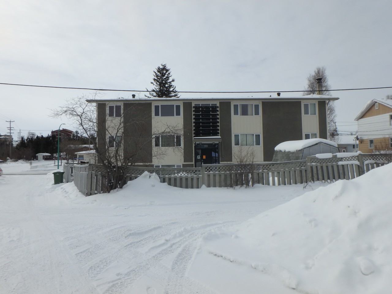 Solar Apartments - Photo 2 of 5