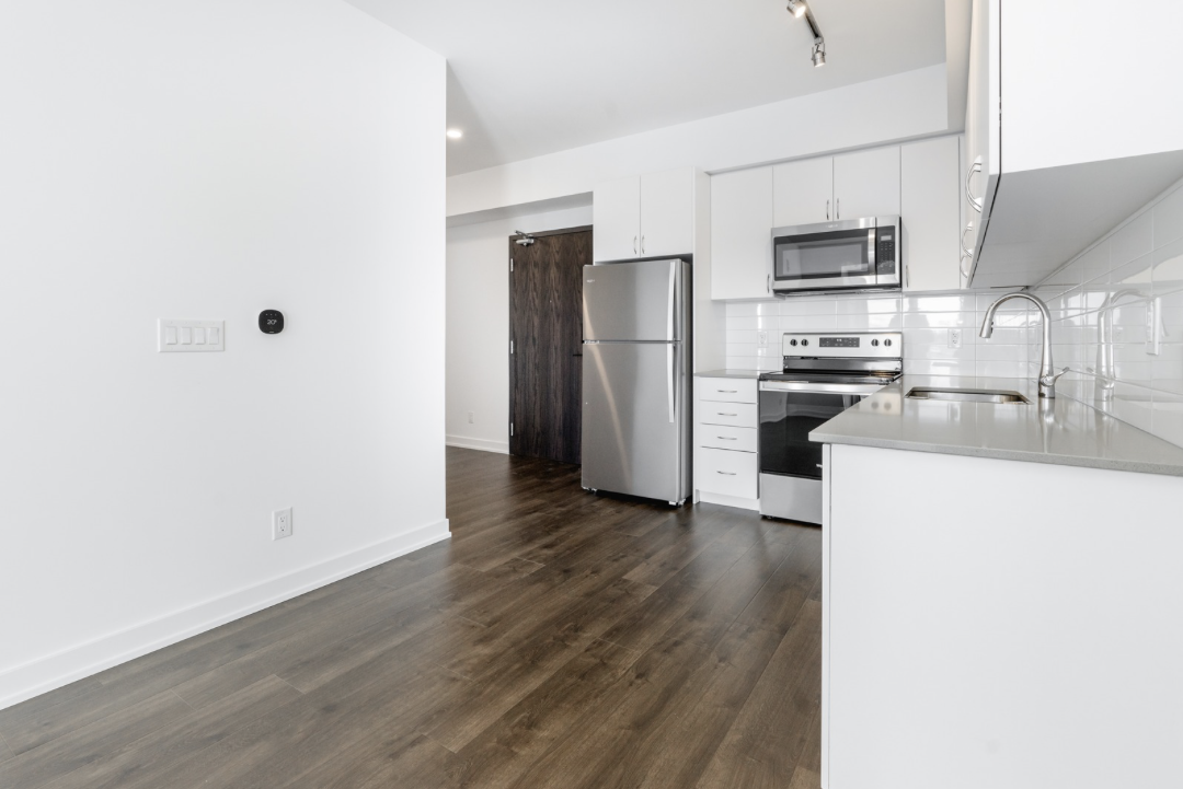 56 Lakeside Ter, Barrie, ON L4M 0L4, Canada - Photo 4 of 19