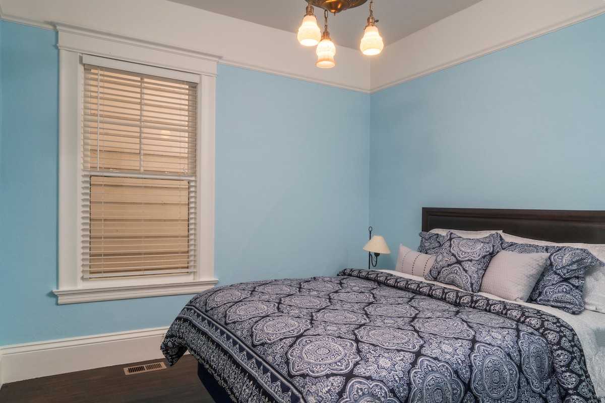 1035 Noe St - Photo 6 of 12