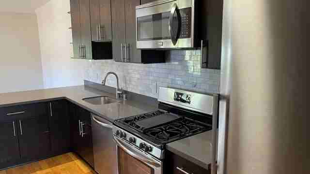 3549 Lakeshore Ave #5 - Photo 3 of 23