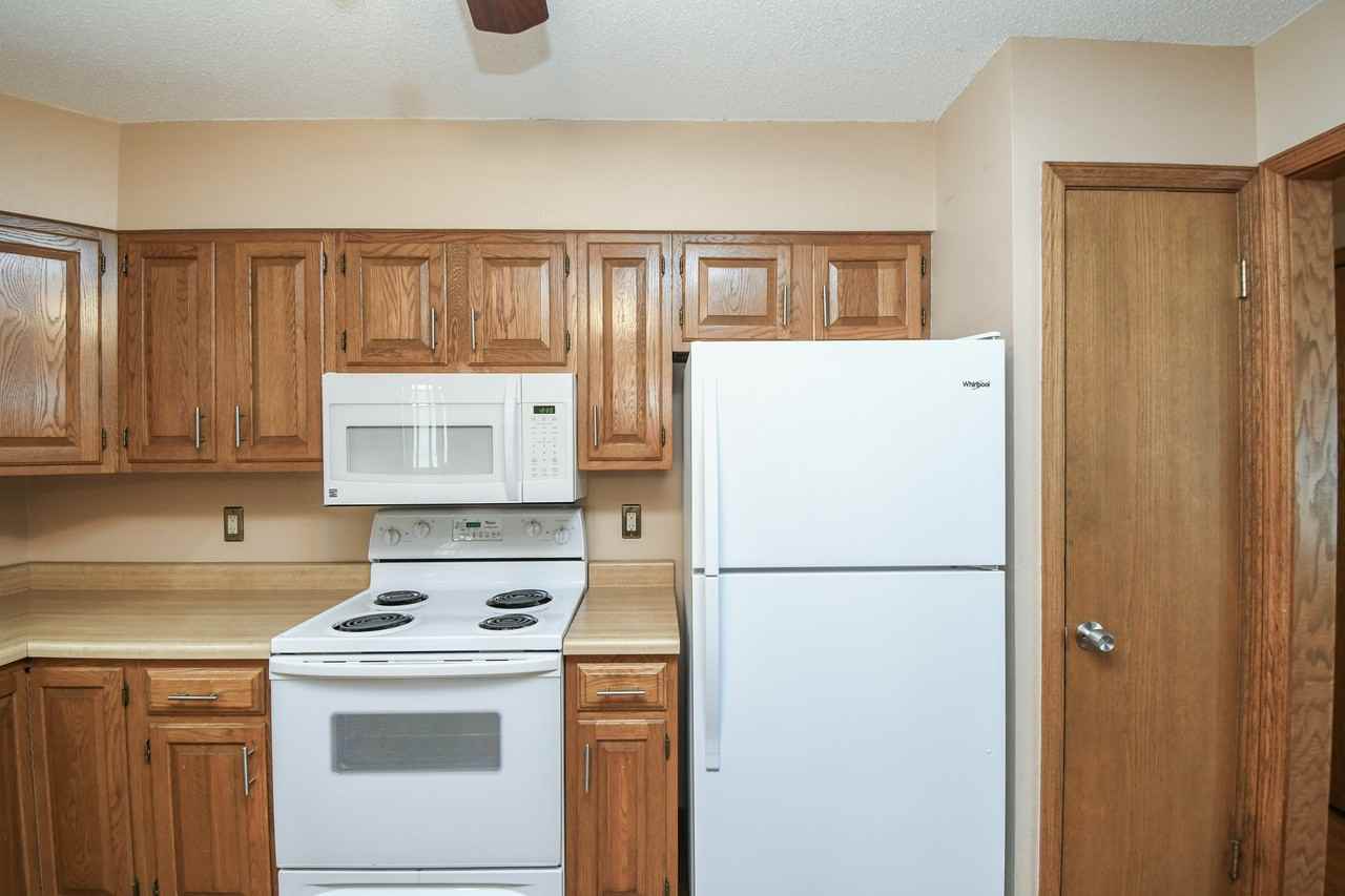 2213 S Wellington Ave - Photo 6 of 40