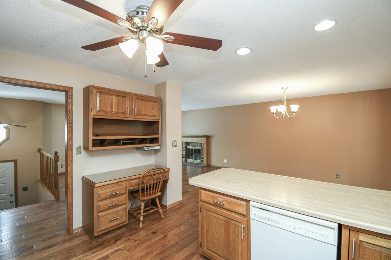 2213 S Wellington Ave - Photo 7 of 40