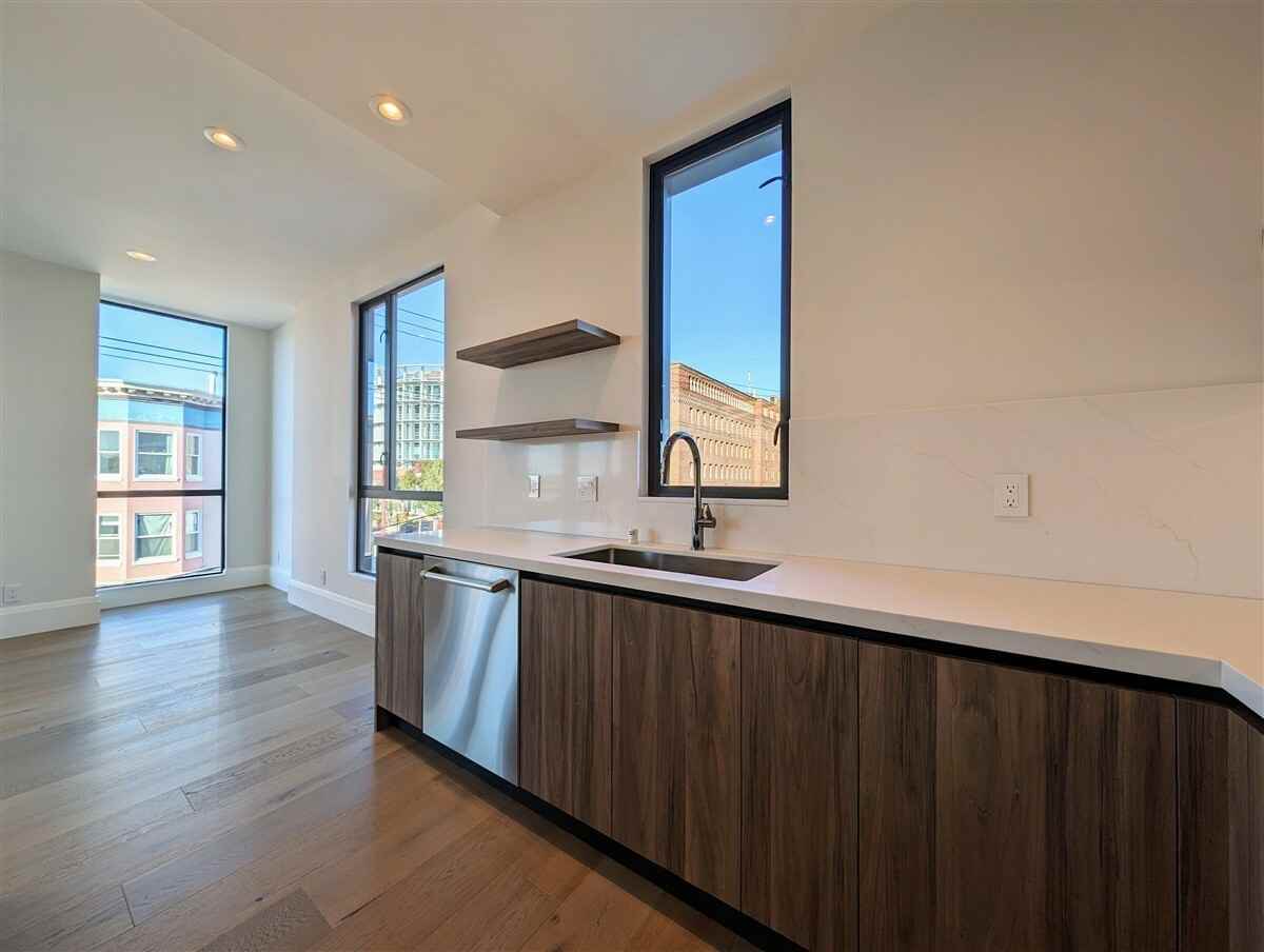 2707 23rd St #3 - Photo 7 of 35
